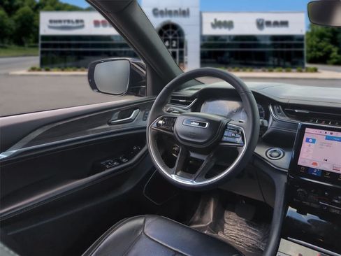 Used 2023 Jeep Grand Cherokee Overland AWD/4WD image 29