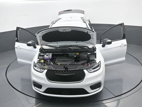 New 2026 Chrysler Pacifica Select image 70