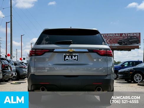 Used 2023 Chevrolet Traverse LT FWD image 5
