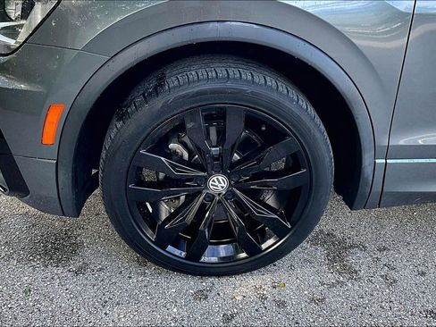 Certified 2021 Volkswagen Tiguan SE R-Line FWD image 13