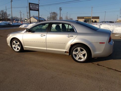 Used 2010 Chevrolet Malibu LS image 11