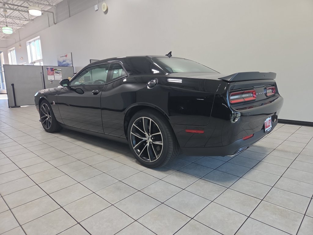 Certified 2018 Dodge Challenger R/T Scat Pack w/ Driver Convenience Group RWD image 8