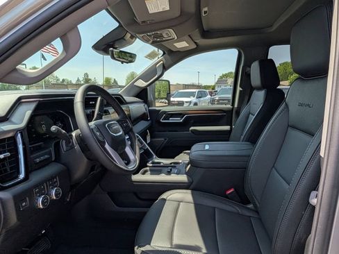 New 2026 GMC Sierra 3500 Denali w/ Denali Reserve Package AWD/4WD image 46
