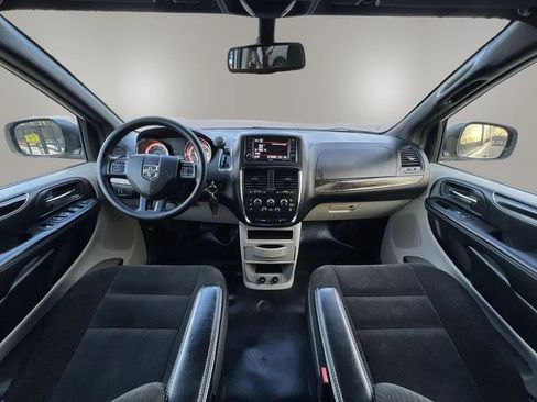 Used 2019 Dodge Grand Caravan SE FWD image 21