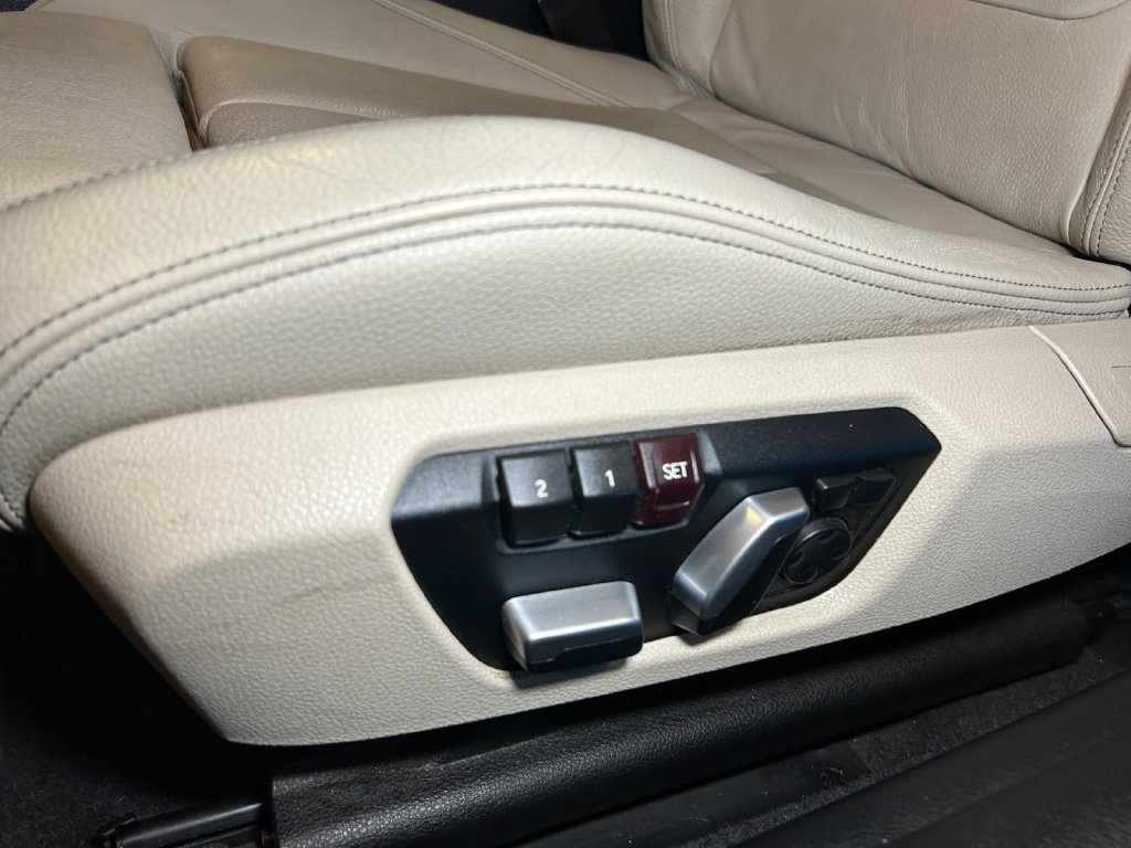 Used 2017 BMW 230i xDrive Convertible AWD/4WD image 22