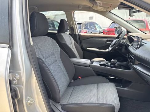 Used 2023 Nissan Rogue SV FWD image 27