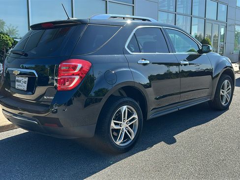 Used 2017 Chevrolet Equinox Premier w/ Enhanced Convenience Package AWD/4WD image 8