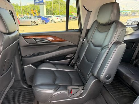 Used 2019 Cadillac Escalade Premium Luxury AWD/4WD image 41