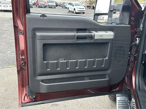 Used 2015 Ford F350 Lariat w/ Chrome Package image 31