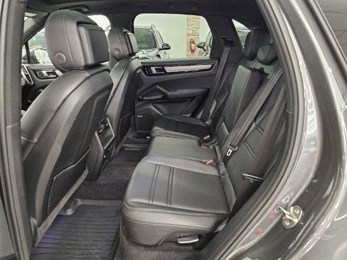 Used 2019 Porsche Cayenne AWD/4WD image 10