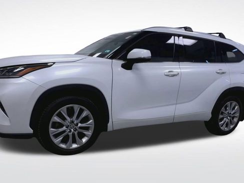 Used 2023 Toyota Highlander Limited AWD/4WD image 4