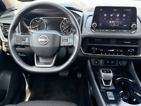 Used 2025 Nissan Rogue SV image 19