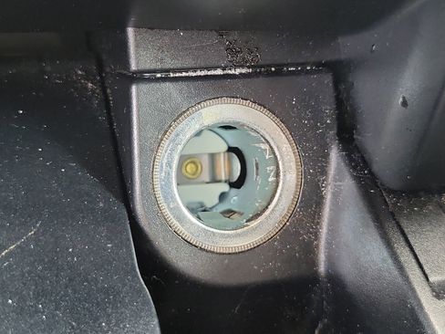 Used 2021 Mercedes-Benz GLC 300 4MATIC image 30