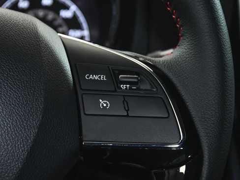 Used 2025 Mitsubishi Outlander Sport LE AWD/4WD image 26