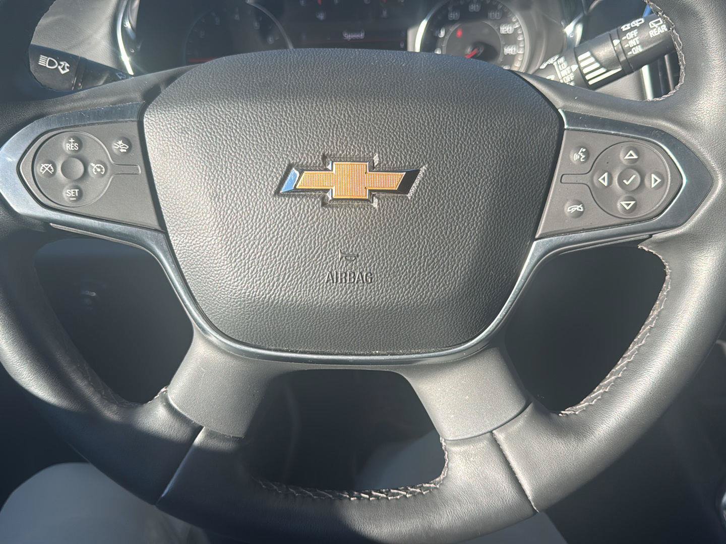 Used 2023 Chevrolet Traverse LT FWD image 12