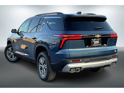 New 2026 Chevrolet Traverse LT image 3