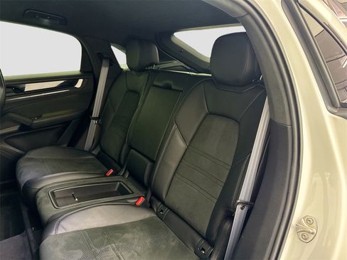 Used 2024 Porsche Cayenne Turbo GT image 25
