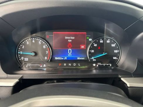 Used 2021 Ford Explorer XLT w/ Equipment Group 202A RWD image 4