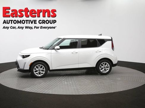 Used 2023 Kia Soul LX w/ Option Group 015 FWD image 60