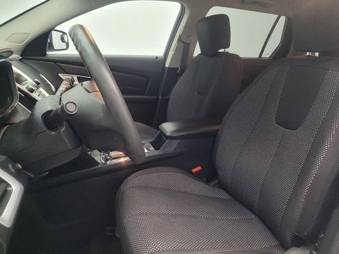 Used 2017 GMC Terrain SLE FWD image 17