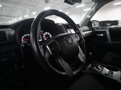 Used 2020 Toyota 4Runner SR5 AWD/4WD image 8