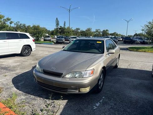 Used 1999 Lexus ES 330 FWD image 3