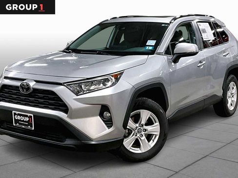 Used 2019 Toyota RAV4 XLE image 1