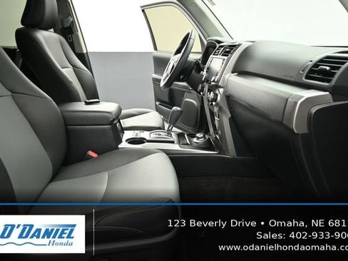 Used 2022 Toyota 4Runner SR5 Premium w/ Moonroof Package AWD/4WD image 42