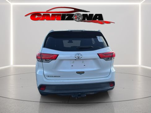 Used 2017 Toyota Highlander LE FWD image 7