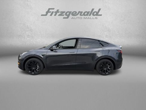 Used 2025 Tesla Model Y Long Range AWD/4WD image 3