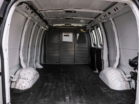 Used 2021 Chevrolet Express 2500 w/ Driver Convenience Package image 32