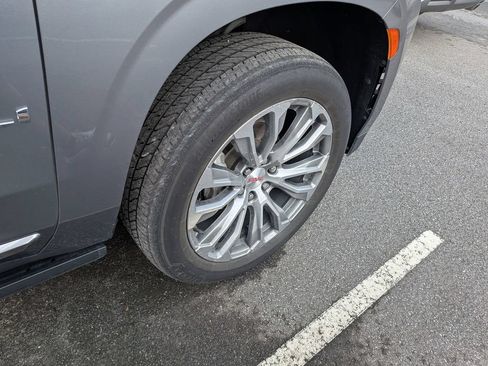Used 2021 GMC Yukon XL Denali w/ Denali Premium Package AWD/4WD image 12