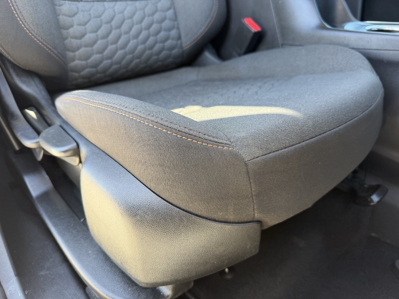 Used 2020 Chevrolet Equinox LT FWD image 26