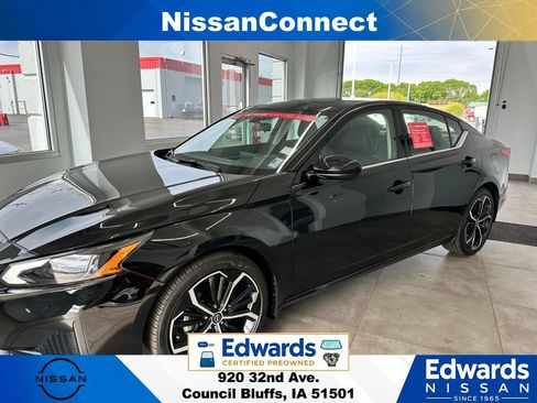 Used 2024 Nissan Altima 2.5 SR FWD image 5