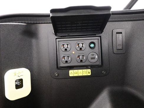 Used 2025 Ford F150 Lightning XLT image 26