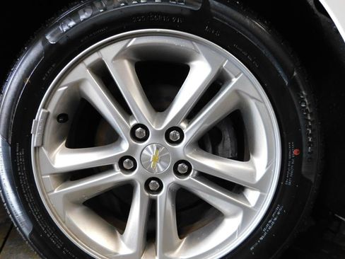 Used 2017 Chevrolet Cruze LT image 17