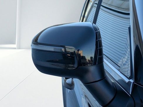 Used 2024 Kia Telluride LX image 10