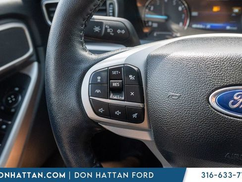 Used 2023 Ford Explorer XLT w/ Equipment Group 202A AWD/4WD image 12