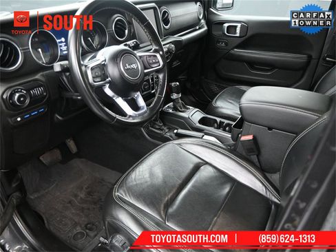 Used 2022 Jeep Wrangler Unlimited Sahara image 9