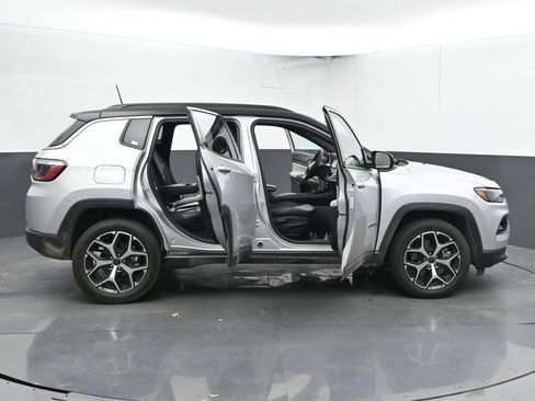 Used 2025 Jeep Compass Limited AWD/4WD image 61