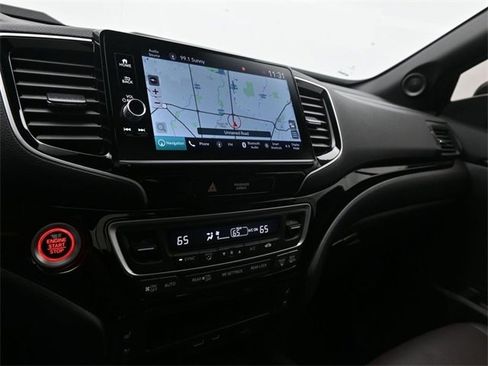 Used 2025 Honda Ridgeline Black Edition image 11