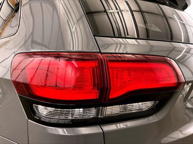 Used 2021 Jeep Grand Cherokee Laredo X AWD/4WD image 28