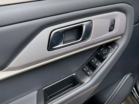 New 2025 Ford Explorer Active w/ Active Comfort Package image 11