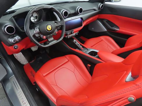 Used 2019 Ferrari Portofino image 17