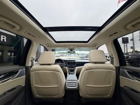 Used 2024 Cadillac XT6 Premium Luxury w/ Technology Package AWD/4WD image 33