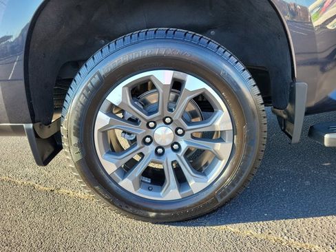 Used 2023 Chevrolet Silverado 1500 High Country w/ Technology Package image 9