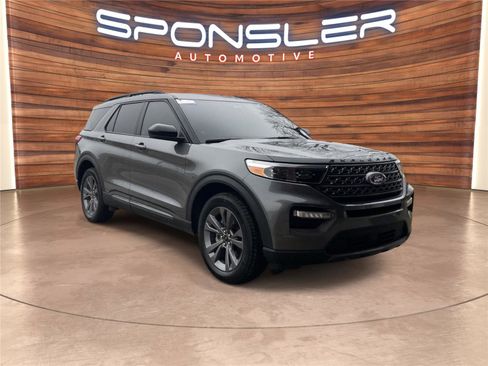 Used 2023 Ford Explorer XLT w/ Equipment Group 202A image 8
