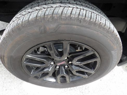 Used 2025 GMC Sierra 1500 Elevation image 14