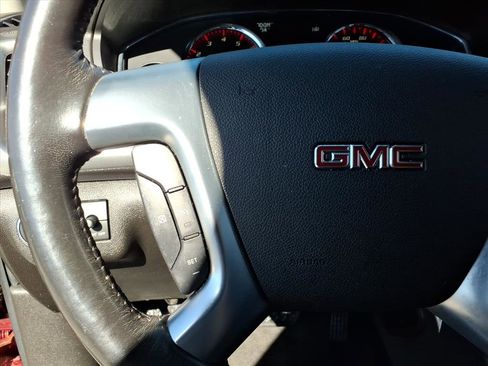 Used 2016 GMC Acadia SLE image 25