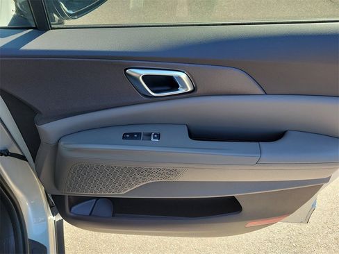 New 2026 Kia Carnival EX image 10